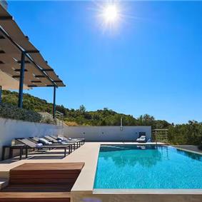 6 Bedroom Seafront Villa with Pool near Slano, Sleeps 12-14
